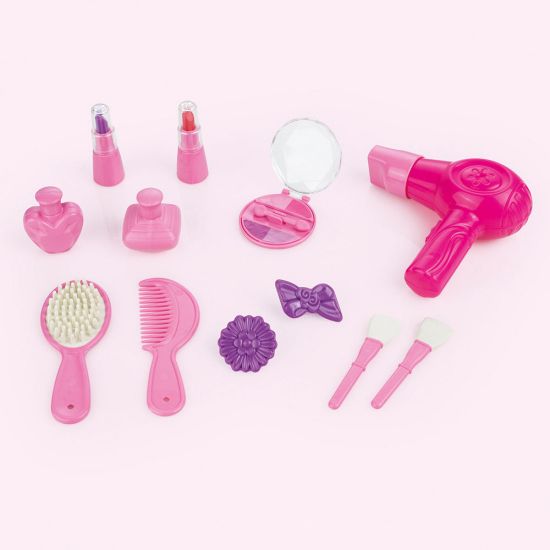 صورة طاولة زينة ومقعد يونيكورن من دولو  تتضمن المجموعة طاولة زينة ومقعدًا بتصميم يونيكورن، بالإضافة إلى 12 قطعة إكسسوار للعب الأدوار.